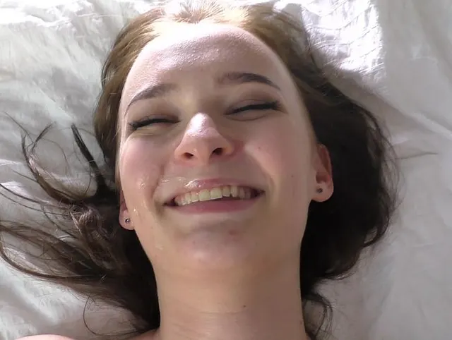 Sperma schlürfen und abspritzen lassen